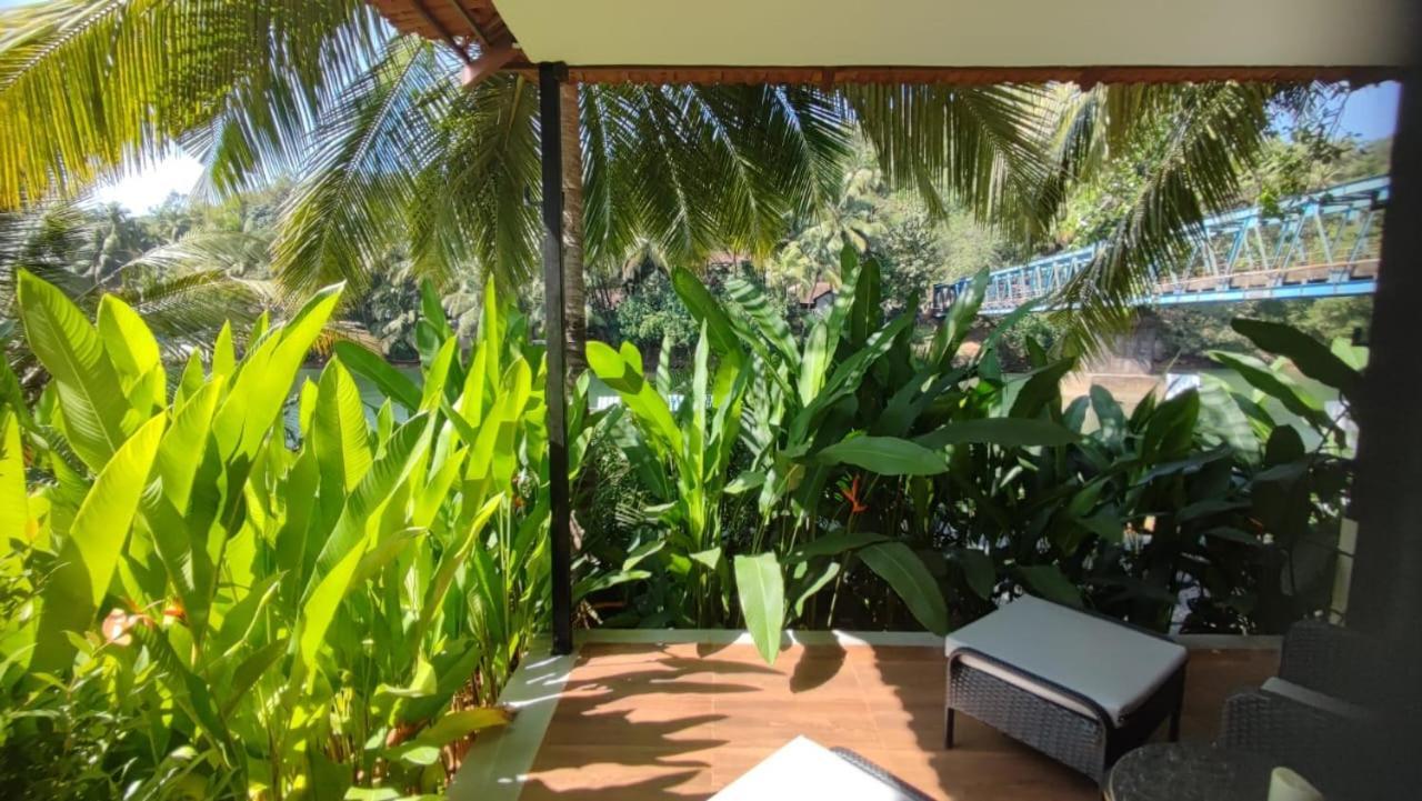 Pont Bleu Suites Riverside & Pool Canacona Ngoại thất bức ảnh