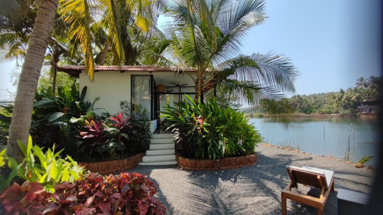 Pont Bleu Suites Riverside & Pool Canacona Ngoại thất bức ảnh